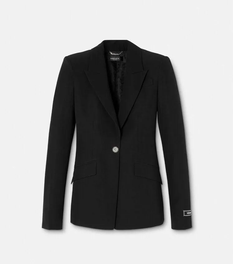 Medusa單扣西裝外套，8萬9500元。品牌提供