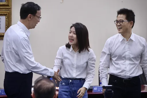 正式提名徐巧芯戰2024立委! 朱立倫:不可攻擊黨中央、市黨部