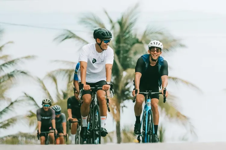 男星楊祐寧（左）是修杰楷的星車友之一。翻攝lefthere036 IG