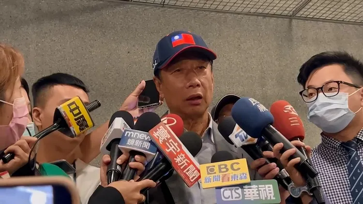 郭台銘表示，他與侯友宜是「兄弟登山」，不論誰勝出，一定會支持勝出一方贏得大選。鮮明攝