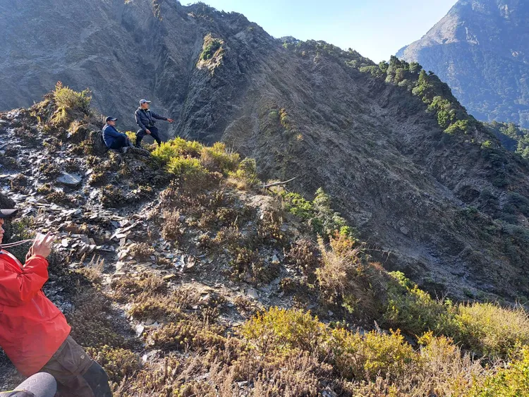 消防人員持續搜救中。南投縣消防局提供