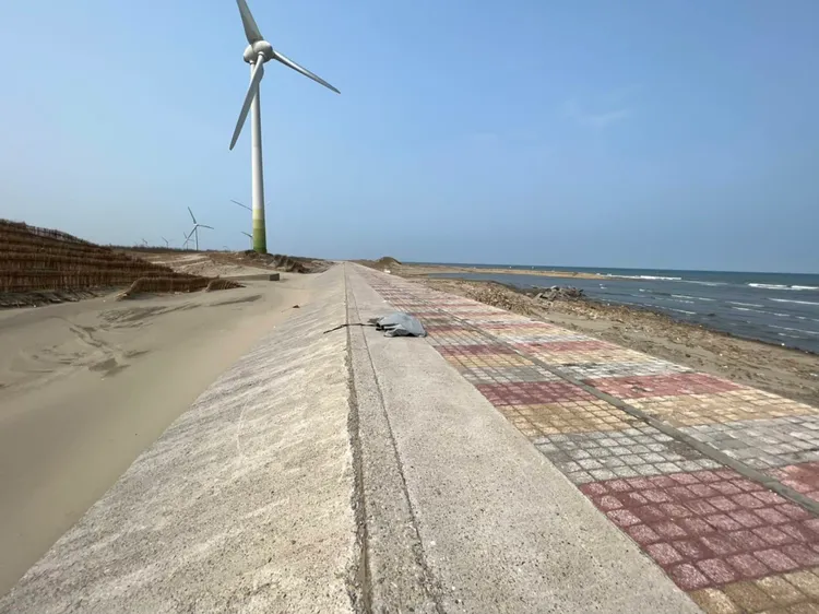 死者家住台中東勢，為何陳屍苑裡海邊，有待檢警調查。民眾提供