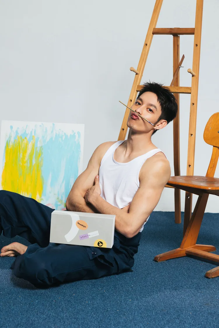 曹佑寧愛心不落人後。榮星大月工作室提供