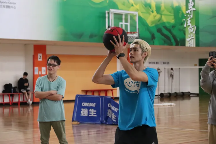 曹佑寧參與心路基金會固定的籃球訓練。榮星大月工作室提供