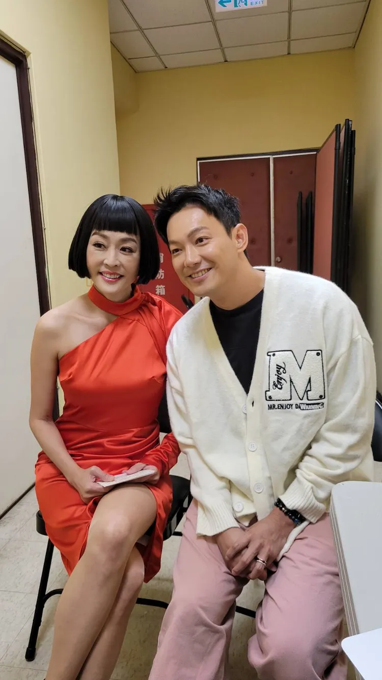 唐玲與威廉主持很開心。葉文正攝