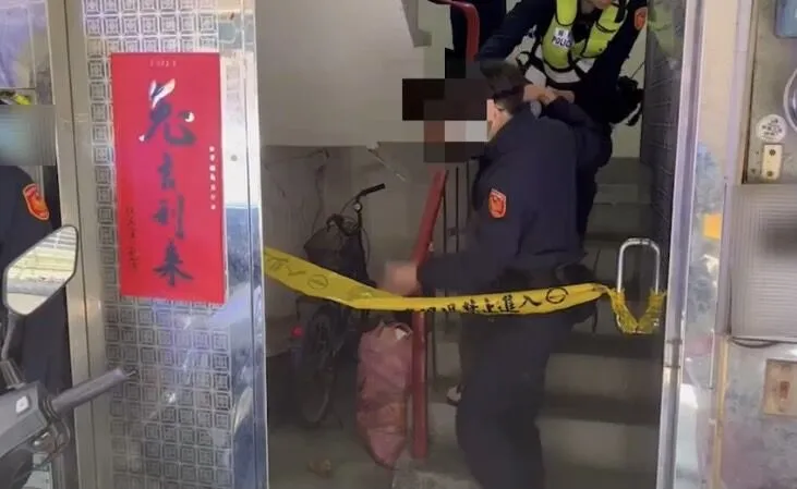 命案當天，警方在現場拉起封鎖線。翻攝畫面