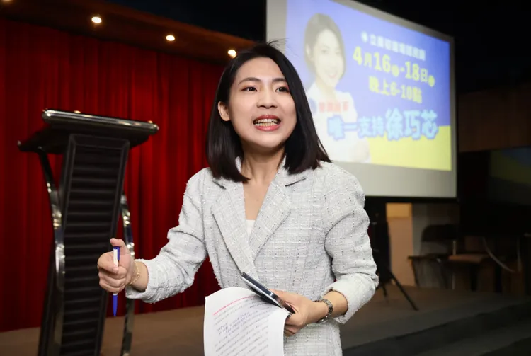 徐巧芯昨透露，自己在全民調階段勝過費鴻泰。資料照片，林林攝