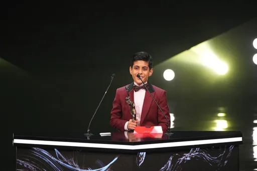 香港金像獎|10歲童星奪最佳新演員 和黃秋生超有愛互動曝光