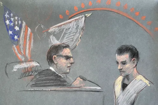 美洩密國民兵戴腳鐐出庭恐判15年　父旁聽大喊：愛你