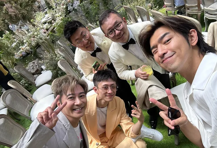 陳柏霖（前排右起）和張一山、孫耀威等朋友合照。翻攝陳柏霖IG