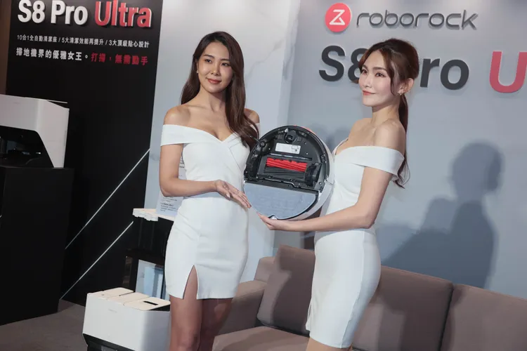 石頭科技全新S8 Pro Ultra掃拖機器人上市。彭欣偉攝