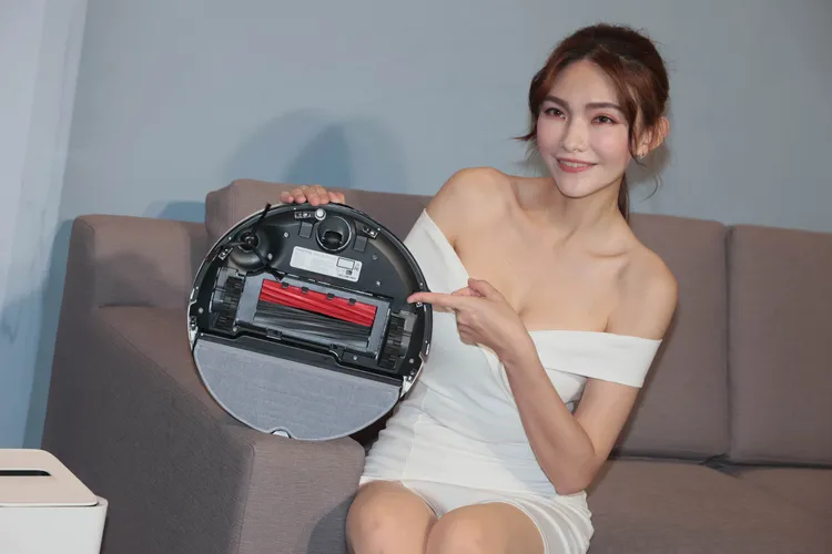Roborock S8 Pro Ultra主打「10合1全自動清潔座」，讓雙手徹底解放。彭欣偉攝