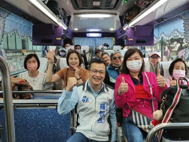 羅智強回應，政治獻金一切合法。翻攝羅智強臉書