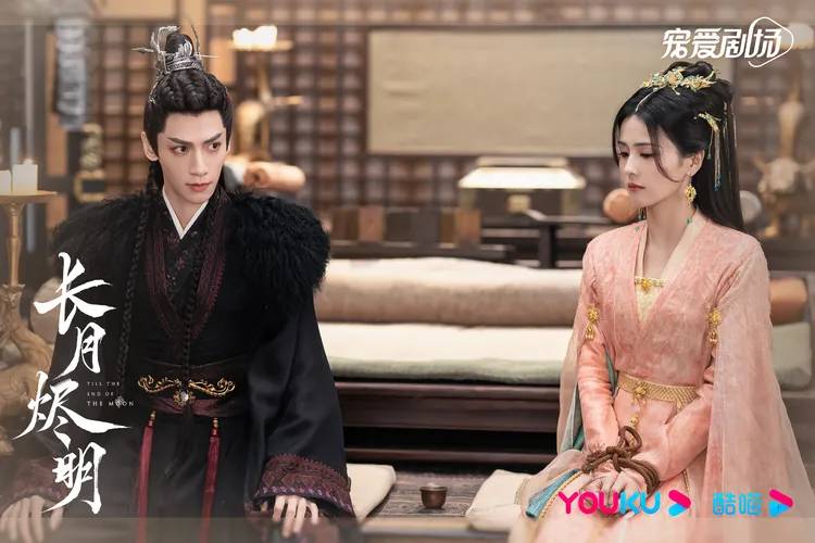 白鹿和羅雲熙近來因《長月燼明》爆紅。翻攝《長月燼明》微博