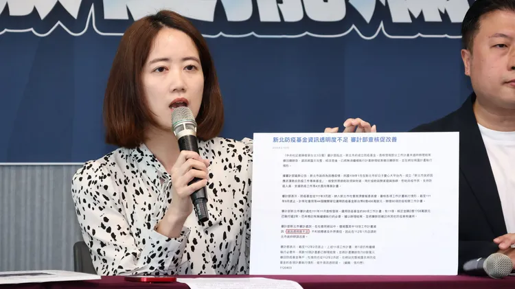 新北市議員戴瑋珊表示，侯友宜市政螺絲鬆了。莊宗達攝