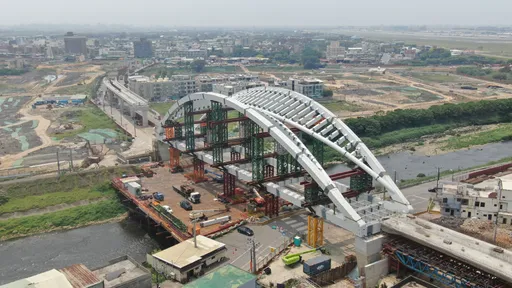 桃園捷運綠線!GC01標高架段跨南崁溪橋合龍 張善政:將成大園最美地標