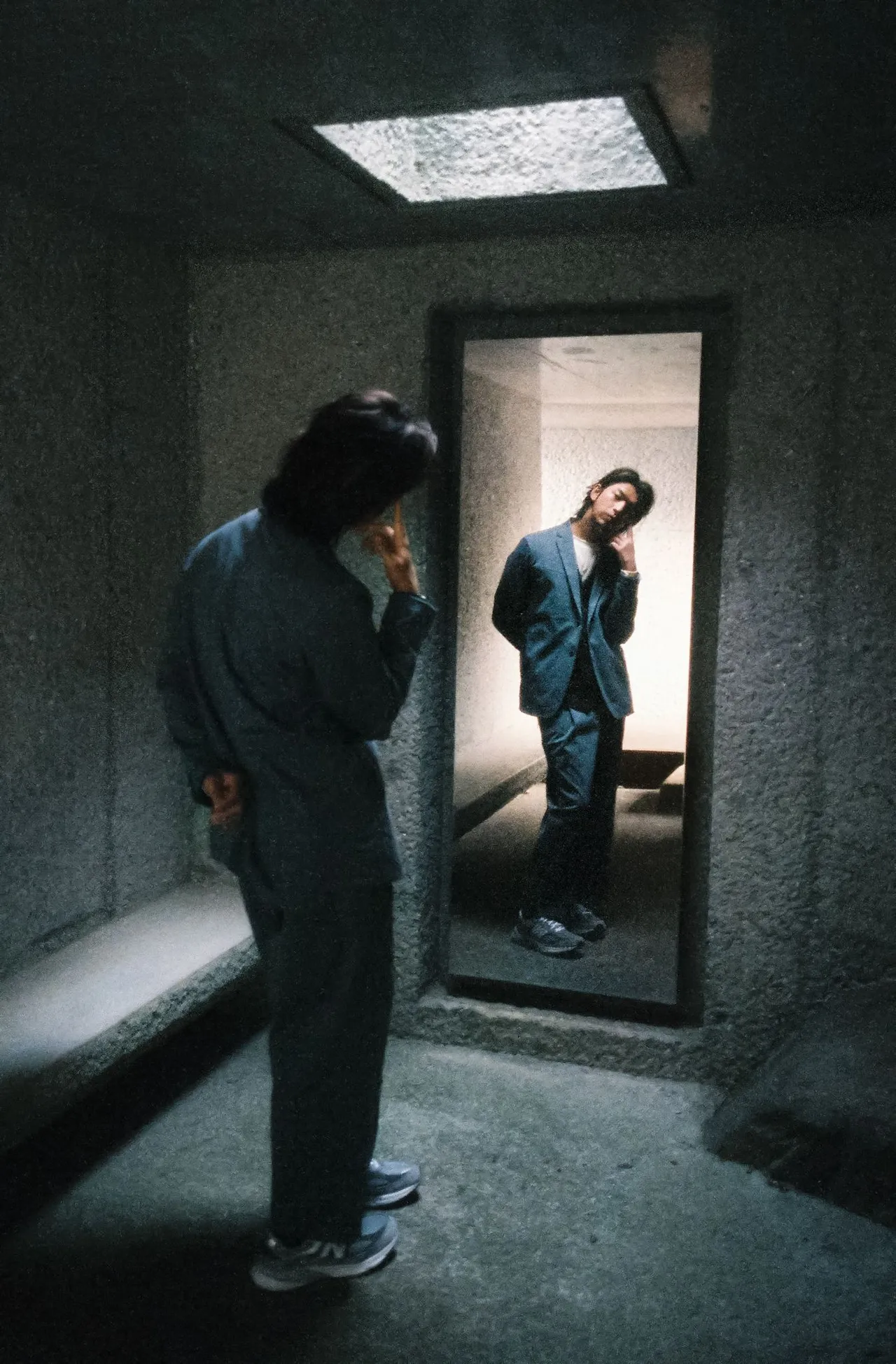 陳柏霖穿搭MET24「TRAILORED」系列都會輕紳裝，採用New Balance原創研發面料TEXBRID，擁有舒適彈性與機能性又能維持挺拔俐落輪廓。品牌提供