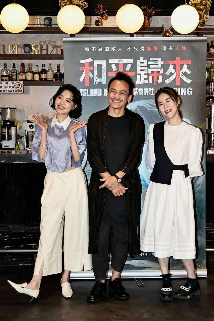 百白（右起）、陳以文、藍丞晞在劇中飾演醫護人員。施昂強攝