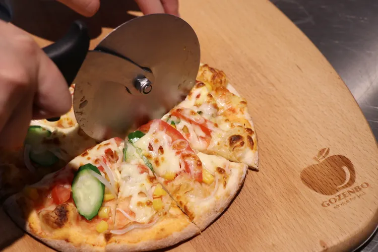 館內2樓可以DIY創意披薩，和孩子一起打造專屬美味。業者提供