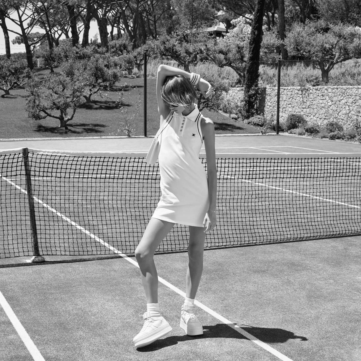 Quinn Mora演繹CELINE Tennis夏季網球膠囊系列形象大片。品牌提供