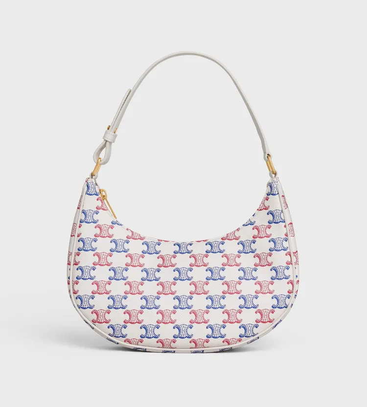 Triomphe帆布及小牛皮Ava手袋，5萬6000元。品牌提供