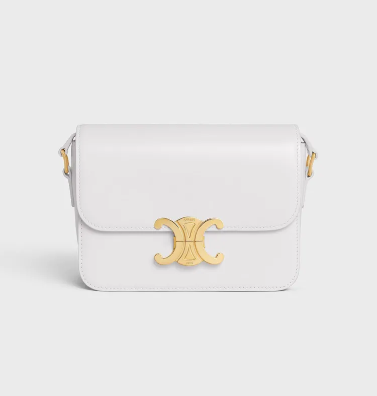 亮面小牛皮Teen Triomphe手袋，12萬5000元。品牌提供