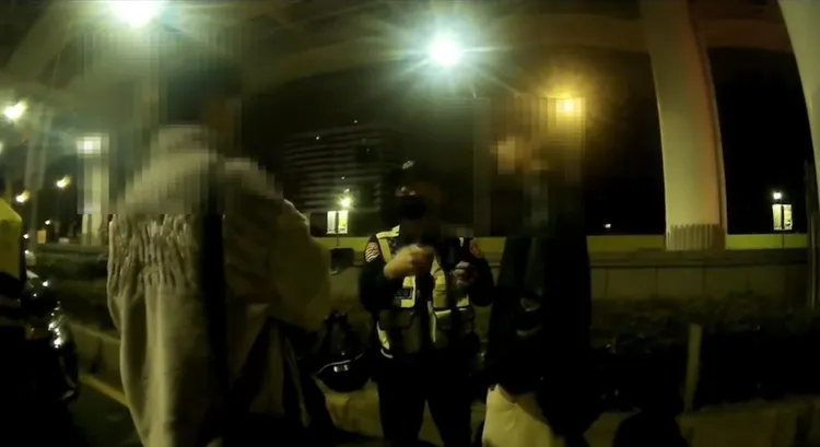 張男未規勸楊男，依法被連坐開罰。翻攝畫面