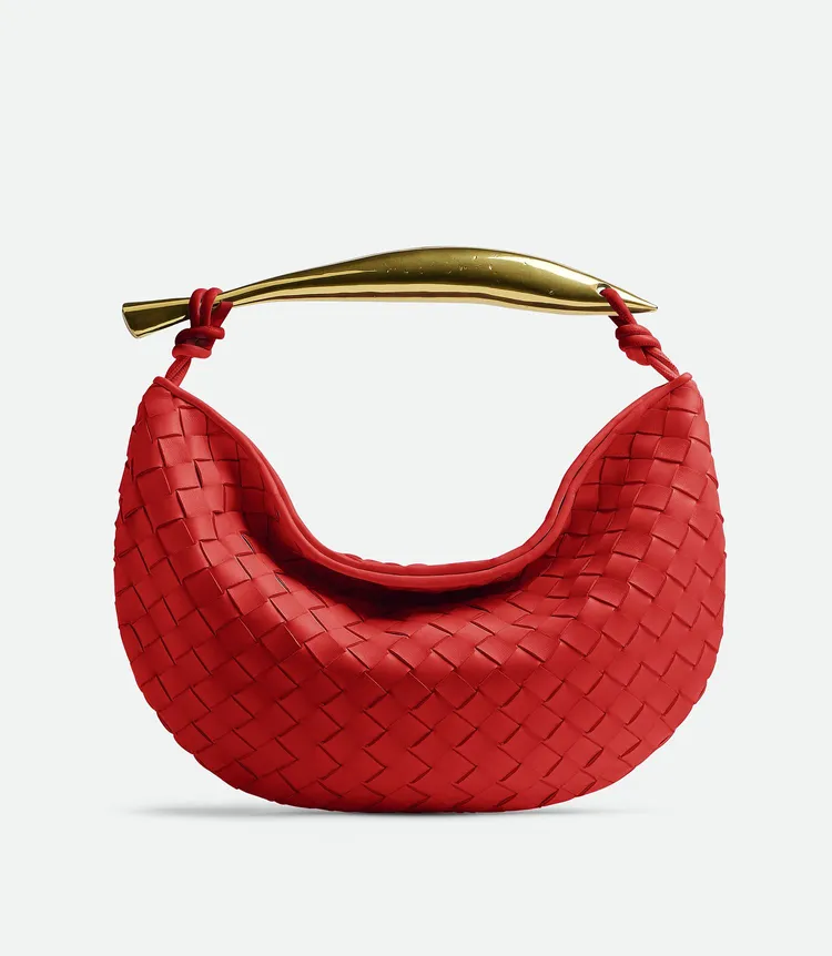 Sardine紅色編織羊皮金屬提把手提包，13萬1300元。品牌提供