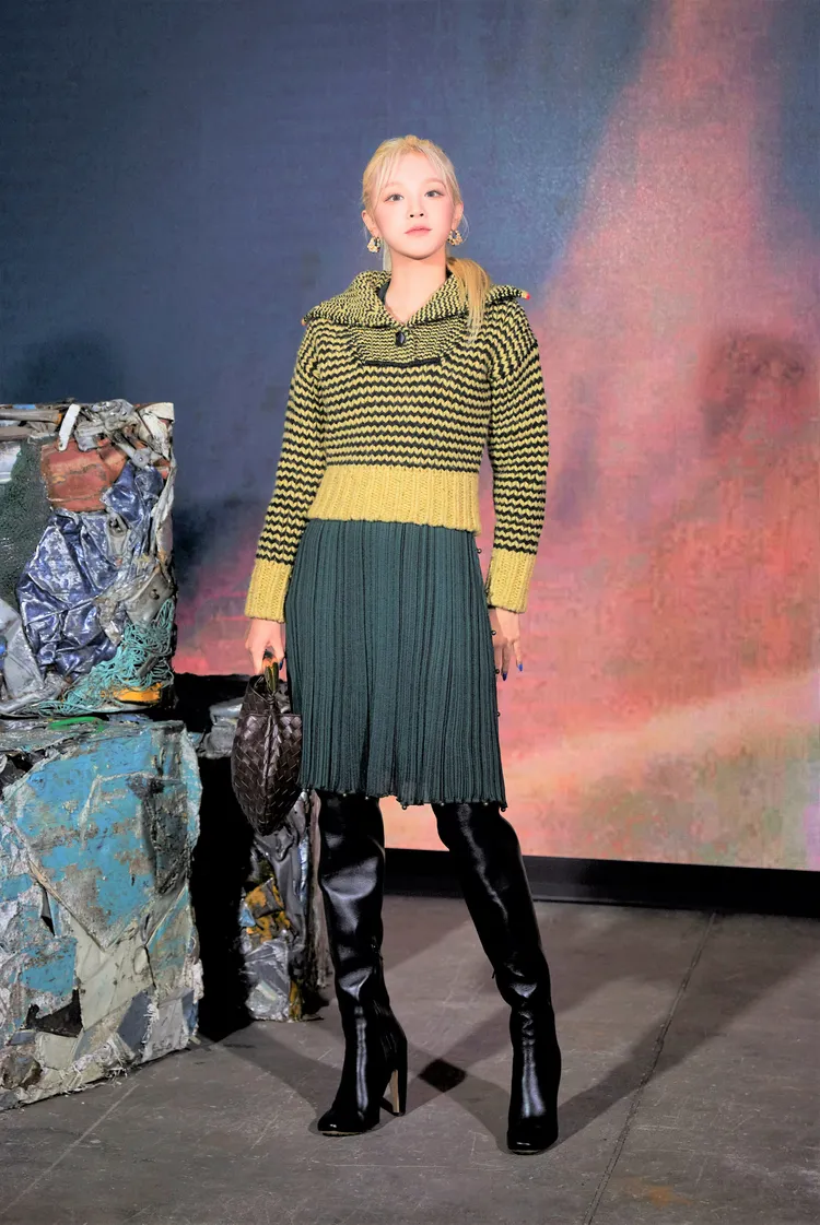 韓國女團(G)I-DLE的中國籍成員宋雨琦日前出席BOTTEGA VENETA品牌於首爾舉辦的活動，搭配Sardine手袋現身。品牌提供