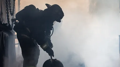 打火英雄兼差賣淫服務女客 嘿咻10次賺2.5萬元「想自由支配錢財」