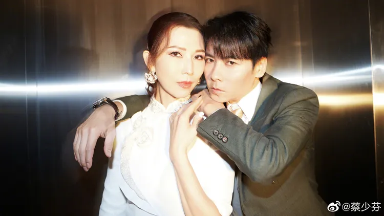 張晉和蔡少芬結婚多年，感情恩愛。翻攝蔡少芬微博