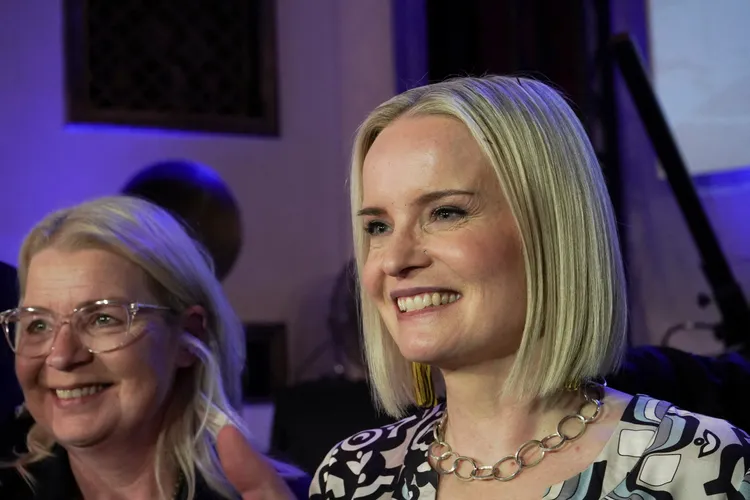 普拉領導的右翼民粹政黨「芬蘭人黨」以20%得票躍居第2大黨。路透社