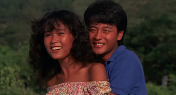 《烈火青春》4K導演修復版可見已故巨星張國榮（右）與香港影后葉童的青春風采。台北電影節提供