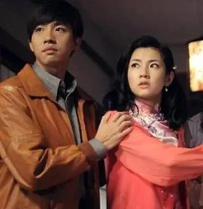 2010年俞灝明（左）和Selina在上海拍戲發生嚴重意外。翻攝微博