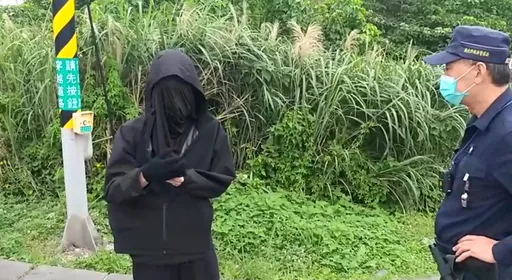企鵝妹來台被跟蹤4小時！蒙面怪男慘了　警方出手盤查對他做這事