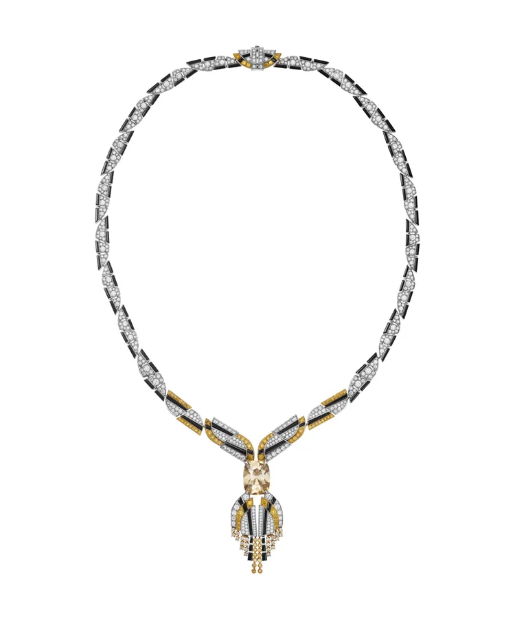 Beautés du Monde系列Éléphant Blanc玉石胸針，約860萬元。品牌提供