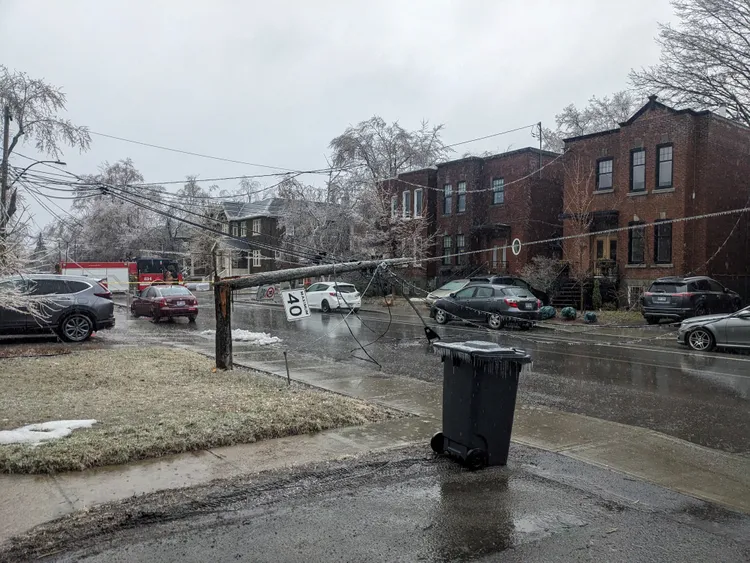 冰暴肆虐加拿大魁北克省和安大略省。路透社