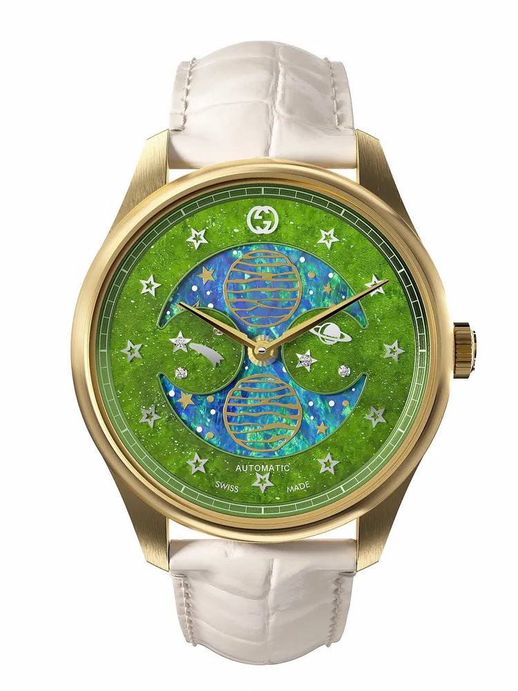 G-Timeless Moonlight 18K黃金雙月相腕錶綠色面盤款，320萬元。品牌提供