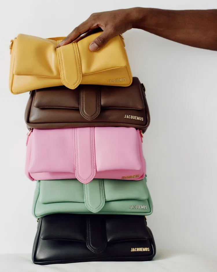 Le Bambimou包主打柔軟如枕頭的設計。翻攝jacquemus IG 