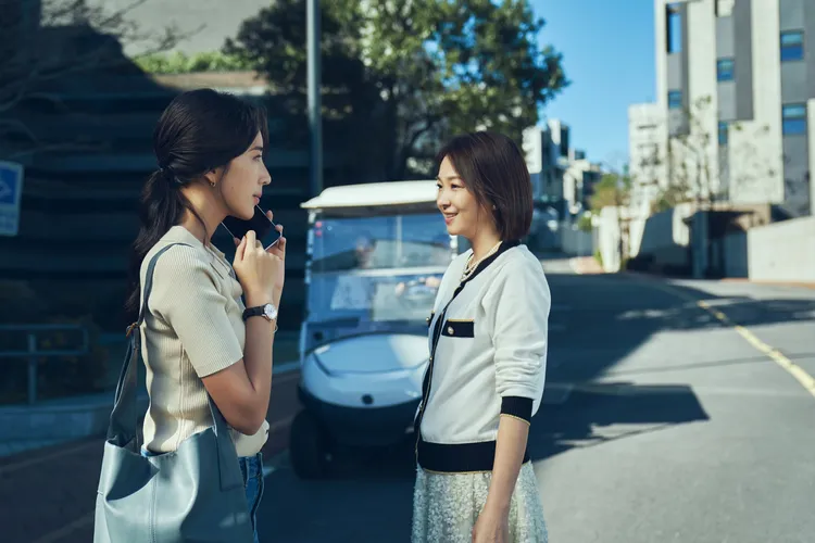 劇中隋棠（左）為了保全家人的祕密和六月槓上。三立提供