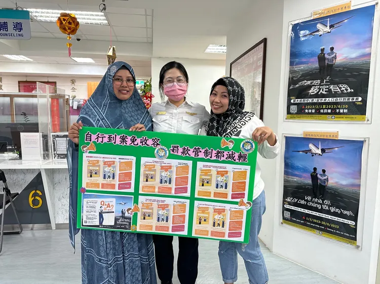 宜蘭縣服務站偕同印尼同鄉姊妹共同推動擴大逾期停居留外來人士自行到案專案。移民署提供