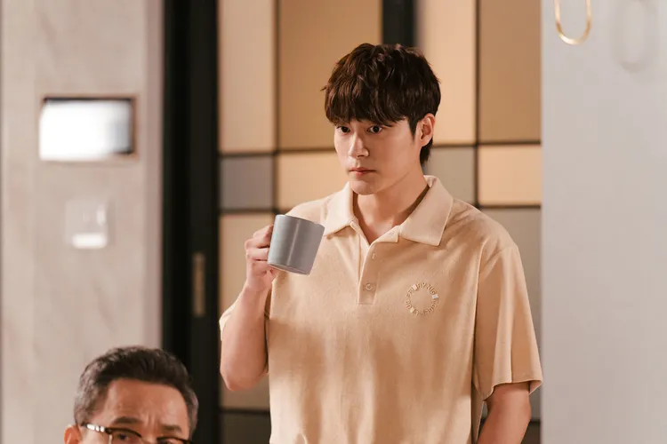 車瑞元在《第二任丈夫》飾演尹在民展現暖男魅力。中天娛樂台