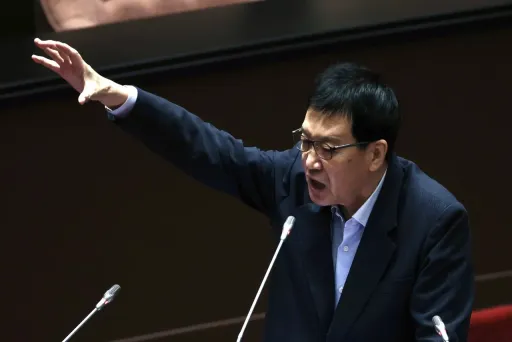 「芯費大戰」徐巧芯下戰帖喊辯論！　費鴻泰曝問過這些人：他們建議我不要