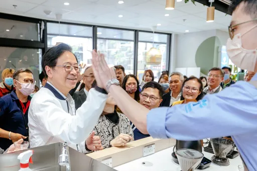 「樸樹咖啡中壢一號便利複合店」開幕 張善政籲發揮愛心、選購庇護商品