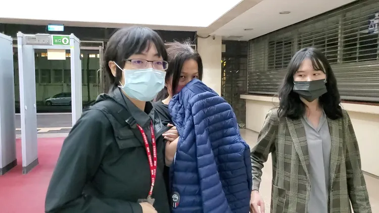 廖昌禧女友魏莉儒(圖中)。呂志明攝