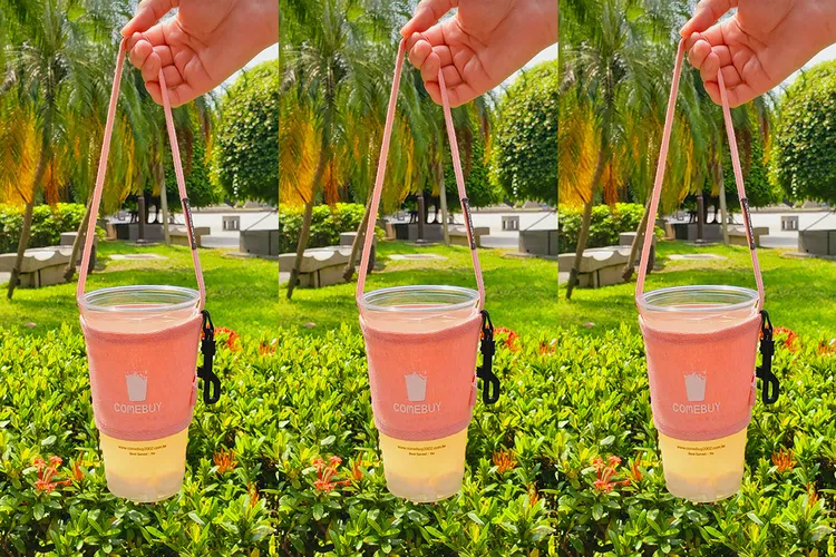 COMEBUY於母親節特別推出限量「浪漫粉吊環收納」飲料提袋。業者提供