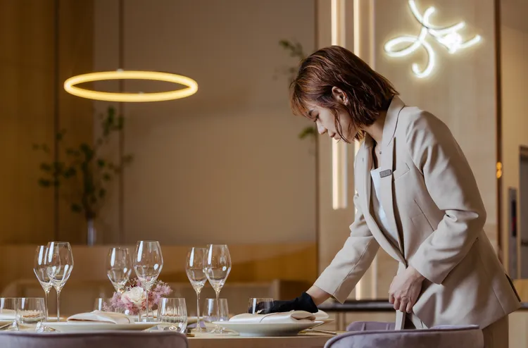 方蒔 the FRONT HOUSE企盼為顧客創造更完整前場餐飲體驗。業者提供