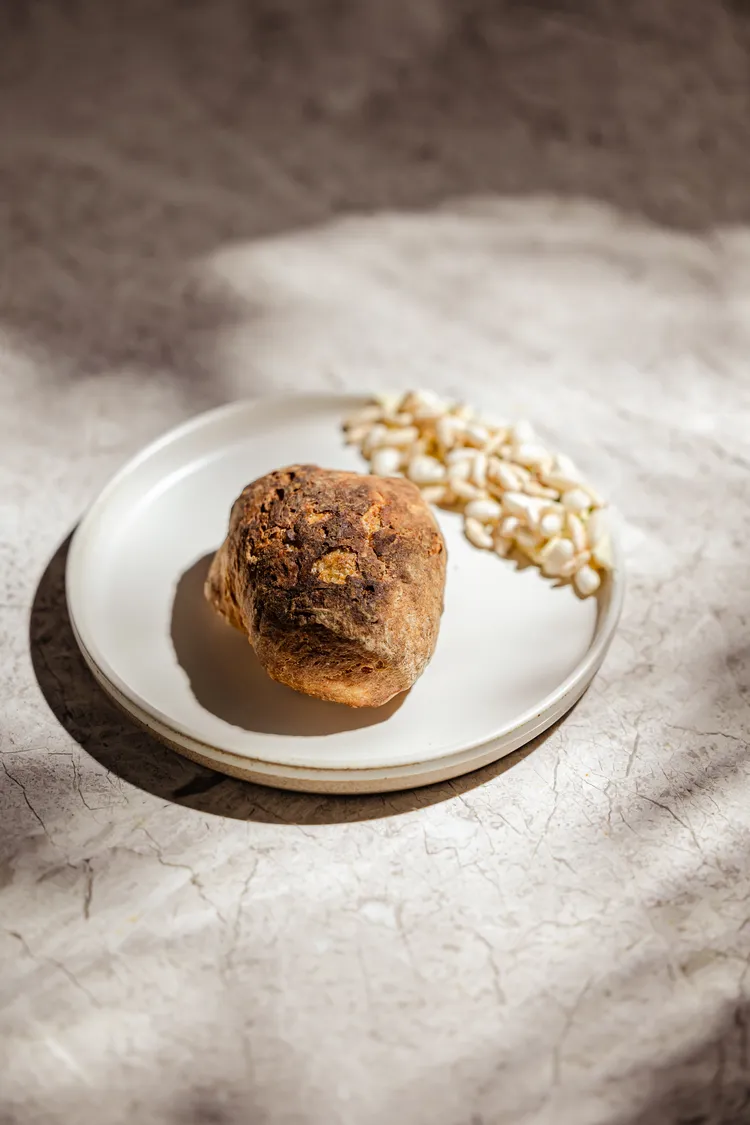 方蒔 the FRONT HOUSE-時代蛻變-地瓜酸種麵包。業者提供