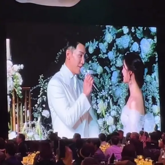 李昇基向新娘唱他的歌曲《Will You Marry Me》。