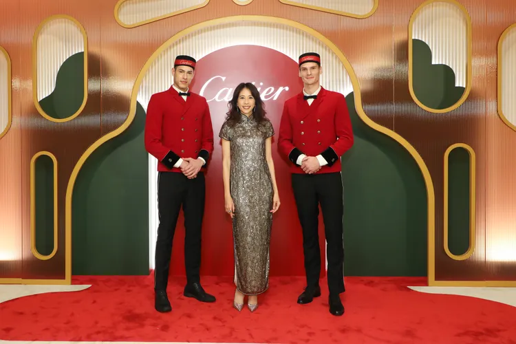 香港女星莫文蔚（中）也是卡地亞香港晚宴的座上賓。品牌提供